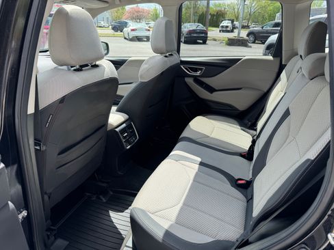 Used 2019 Subaru Forester Premium AWD/4WD image 11