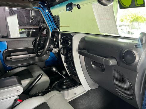 Used 2010 Jeep Wrangler Unlimited Sport image 19