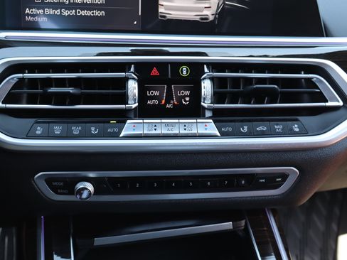 Used 2020 BMW X7 xDrive40i w/ M-Sport Package image 45