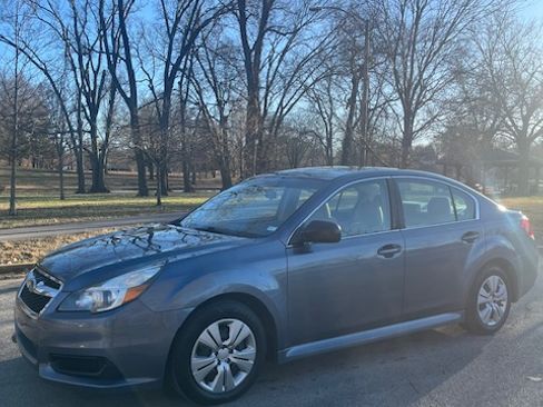 Used 2014 Subaru Legacy 2.5i image 2