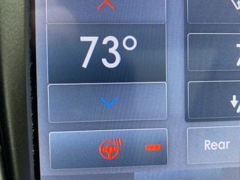 Used 2019 Lincoln Nautilus Select image 10