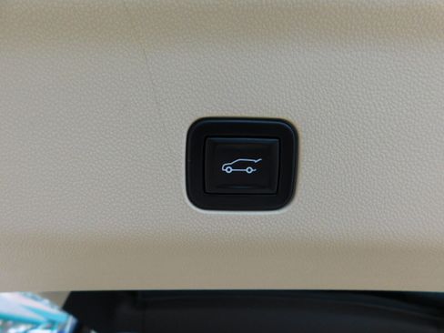 Used 2021 Cadillac Escalade ESV Premium Luxury image 8