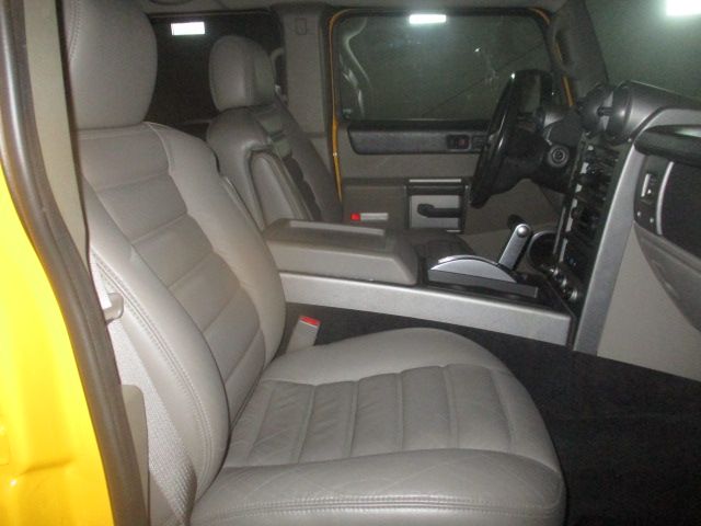 Used 2003 HUMMER H2 Sport Utility 4D AWD/4WD image 7