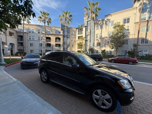 Used 2011 Mercedes-Benz ML 350 image 7