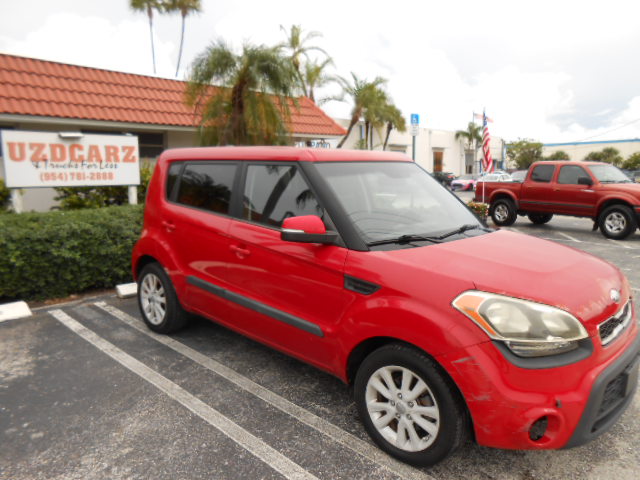 Used 2013 Kia Soul + FWD image 7