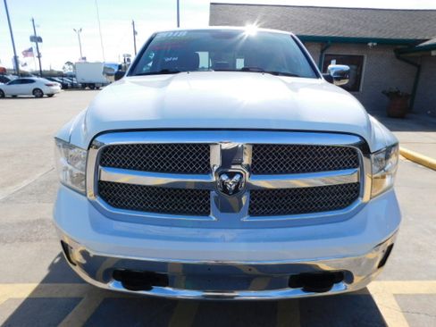 Used 2018 RAM 1500 SLT image 3