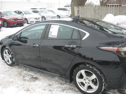 Used 2017 Chevrolet Volt LT image 6