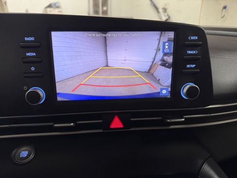 Used 2023 Hyundai Elantra SEL image 10