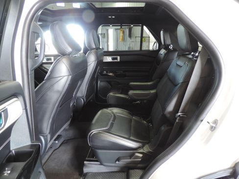 Used 2023 Ford Explorer 4WD ST image 38