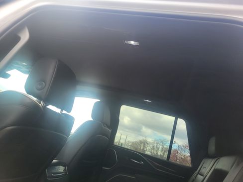 Used 2022 Cadillac Escalade Premium Luxury image 16