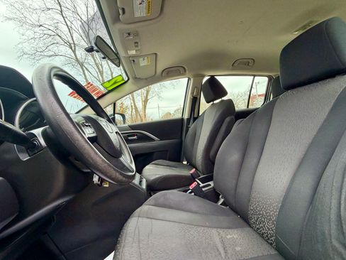 Used 2012 MAZDA MAZDA5 Sport image 10