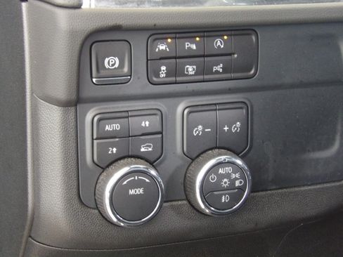 Used 2025 Chevrolet Tahoe 4WD Premier image 7
