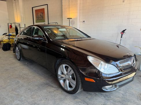 Used 2009 Mercedes-Benz CLS 550 w/ Premium Package image 10
