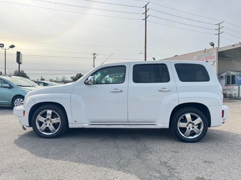 Used 2009 Chevrolet HHR LT image 3