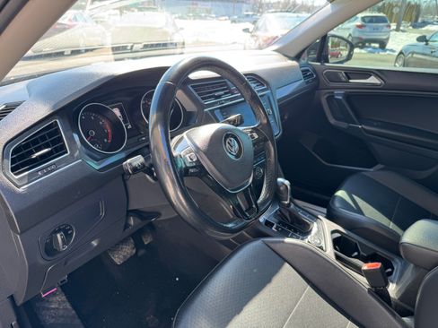 Used 2018 Volkswagen Tiguan SEL image 8