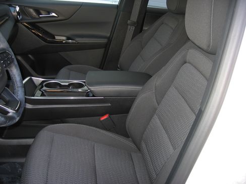 Used 2025 Chevrolet Equinox LT image 6