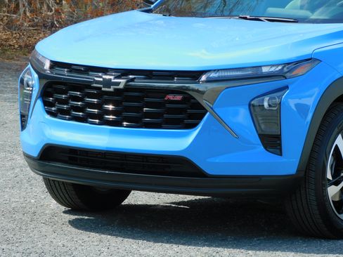 Used 2024 Chevrolet Trax RS image 8