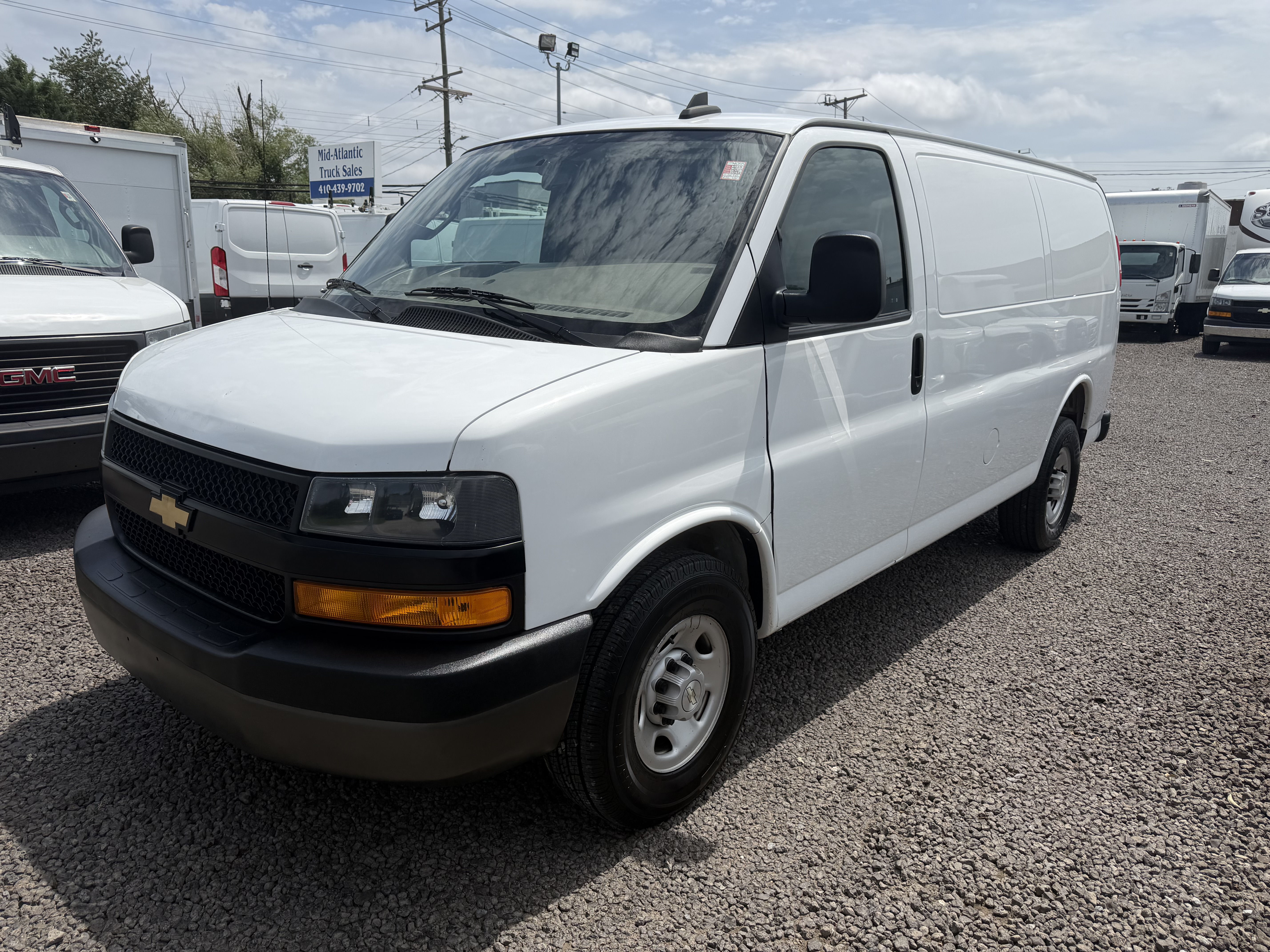 Used 2023 Chevrolet Express 2500 UNAVAIL RWD image 1