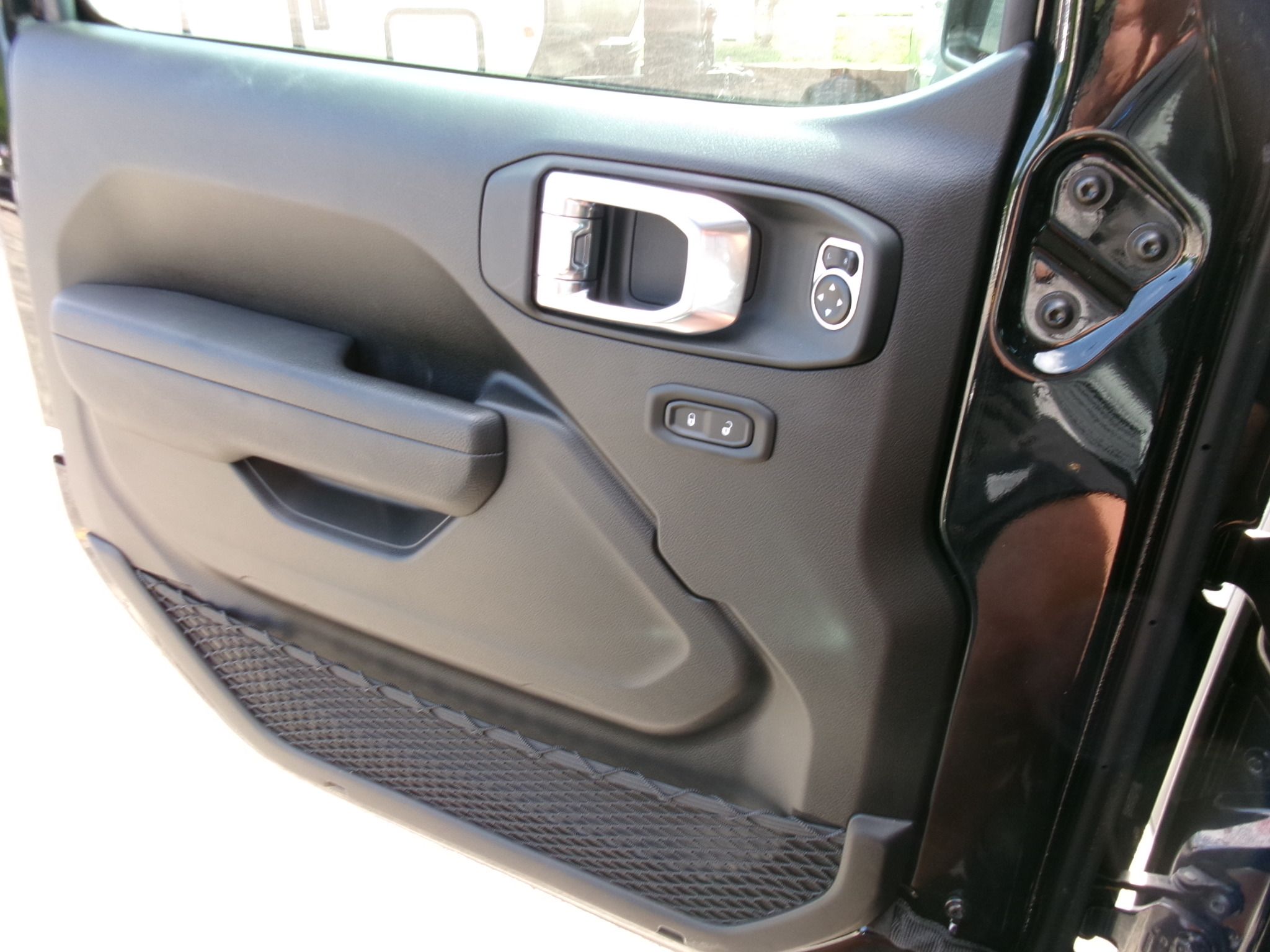 Used 2025 Jeep Wrangler 4WD Sport image 16