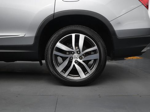 Used 2017 Honda Pilot Touring image 13
