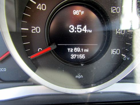 Used 2018 Volvo S60 T5 Dynamic AWD image 19