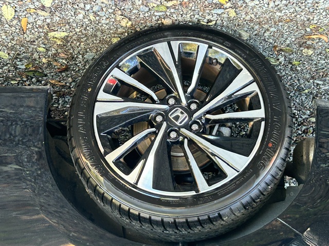 Used 2017 Honda Accord EX-L Coupe image 32