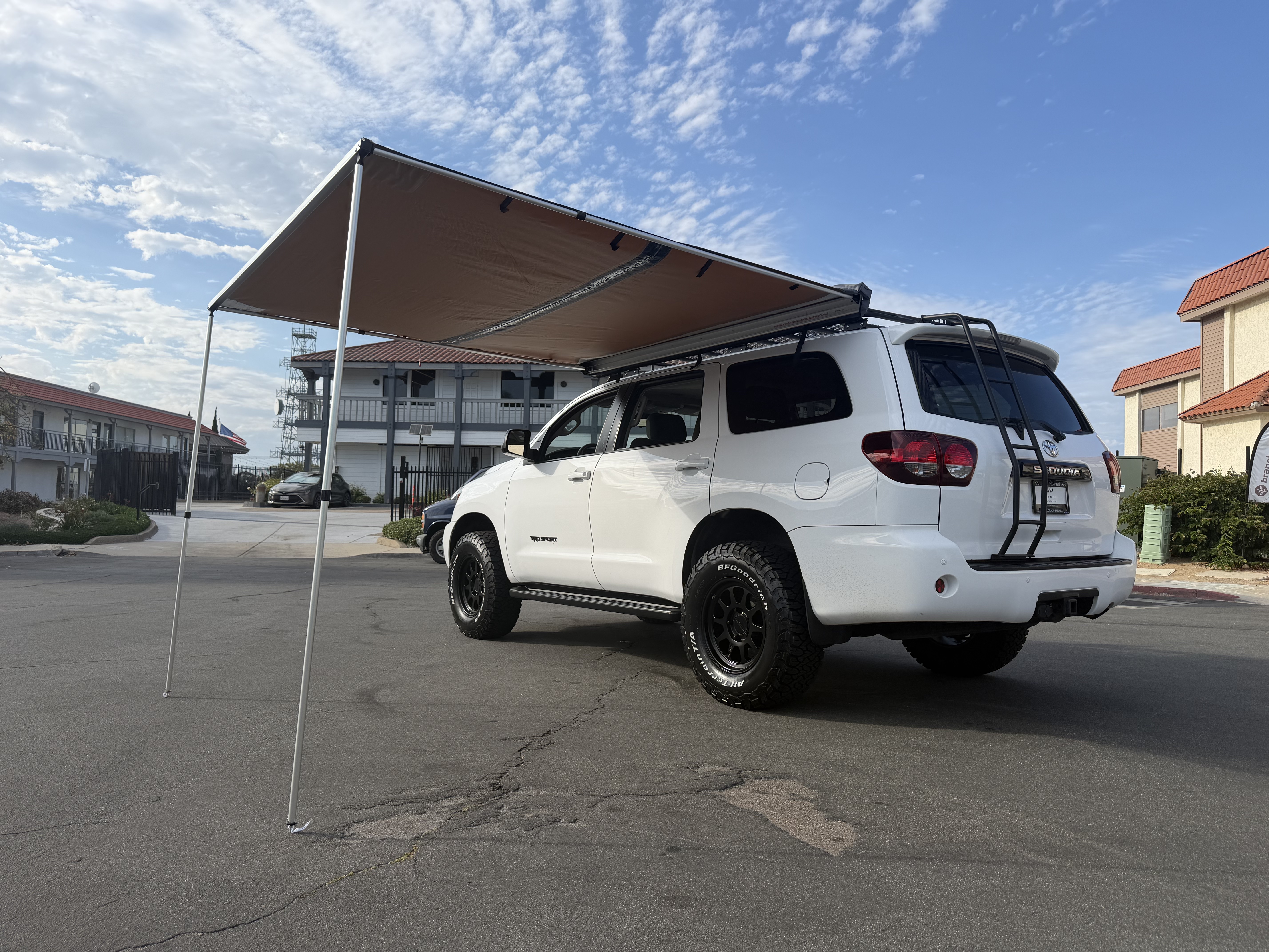 Used 2018 Toyota Sequoia TRD Sport AWD/4WD image 1