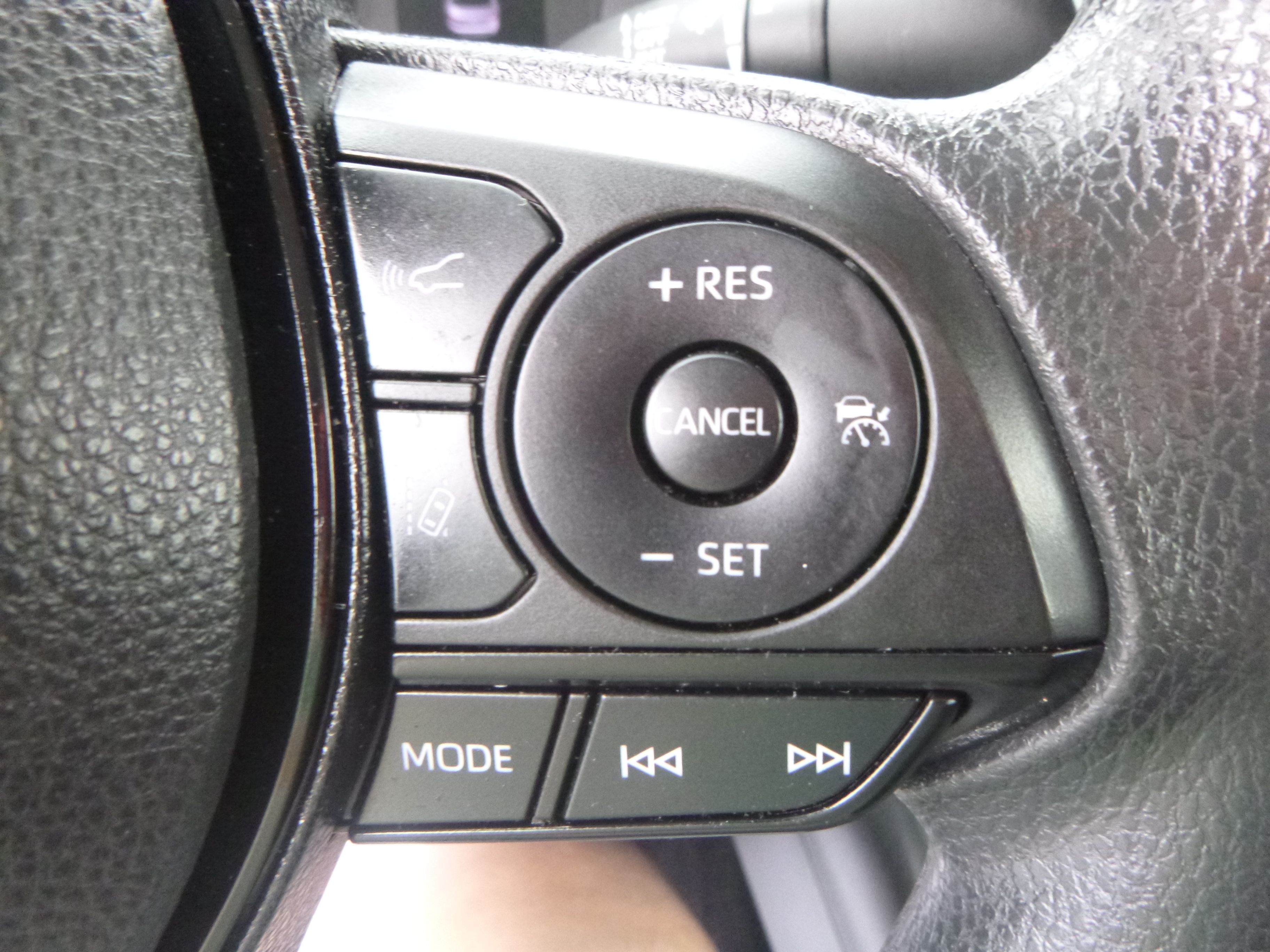 Used 2022 Toyota Corolla LE Sedan FWD image 22