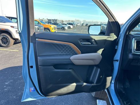 New 2026 GMC Canyon Denali image 16