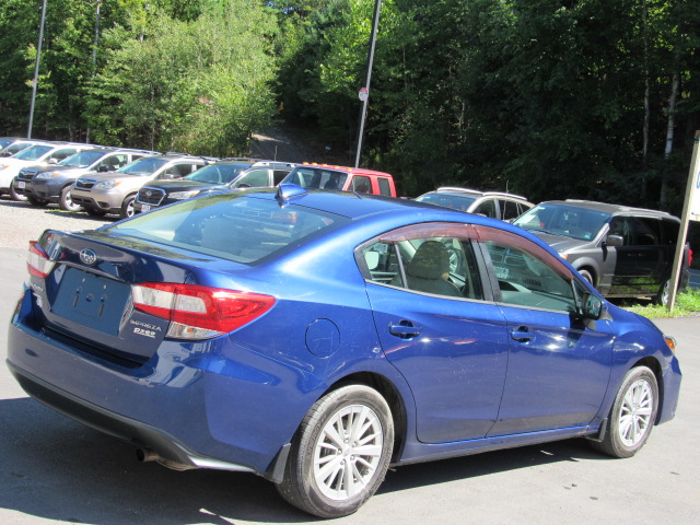 Used 2017 Subaru Impreza 2.0i Premium Sedan AWD/4WD image 9