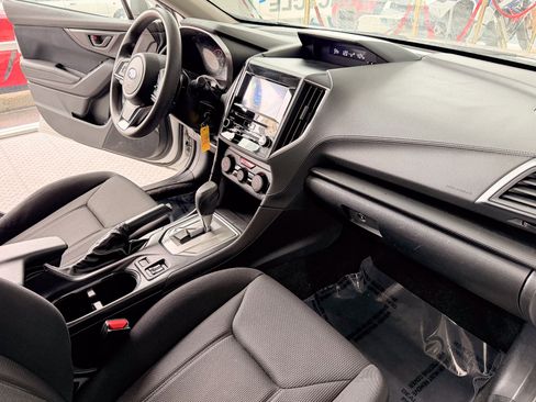 Used 2019 Subaru Impreza 2.0i Premium image 16
