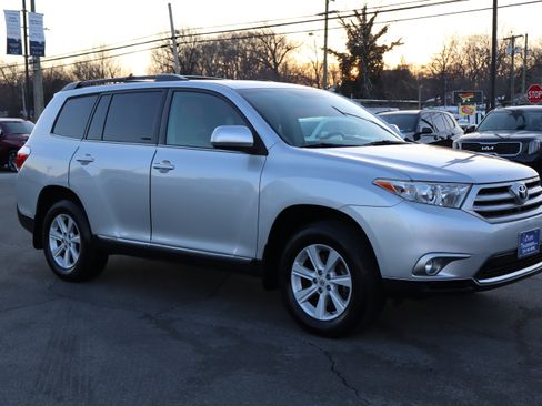 Used 2013 Toyota Highlander LE Plus image 10