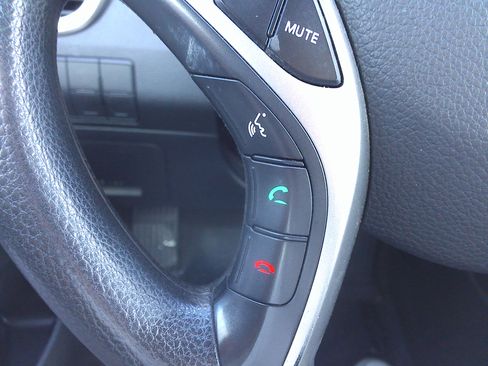Used 2017 Hyundai Elantra GT image 27