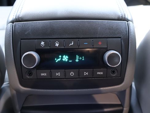 Used 2016 Chevrolet Traverse LTZ image 24