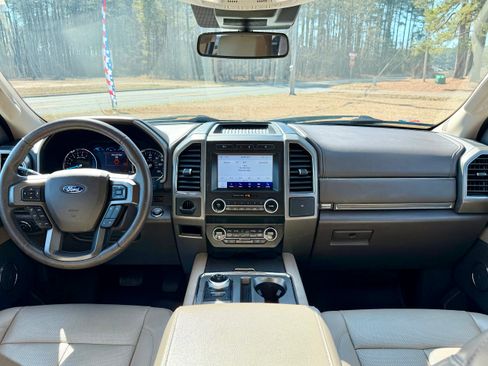 Used 2020 Ford Expedition Max XLT image 14