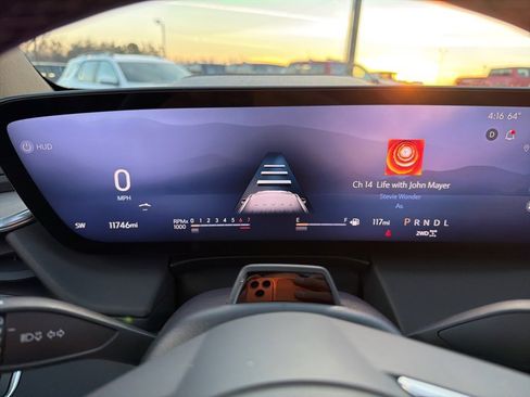 Used 2025 Buick Enclave Avenir image 12