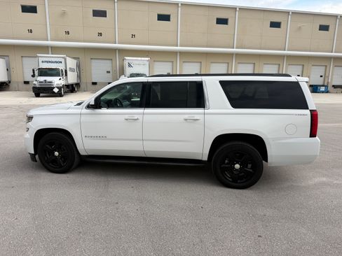 Used 2015 Chevrolet Suburban LS RWD image 29