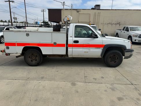 Used 2003 Chevrolet Silverado 2500 2WD Regular Cab image 5