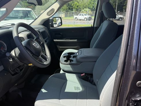Used 2019 RAM 1500 2WD Crew Cab Classic Tradesman image 8