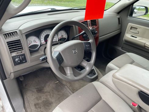 Used 2005 Dodge Dakota 4x4 Quad Cab SLT image 10