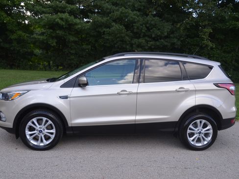 Used 2018 Ford Escape 4WD SE image 1