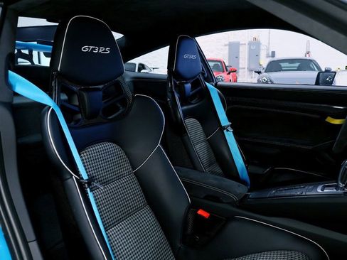 Used 2019 Porsche 911 GT3 RS image 32