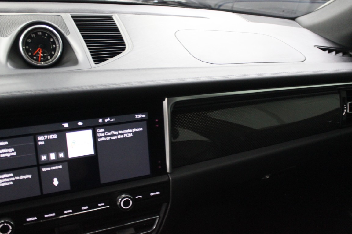 Used 2020 Porsche Macan S AWD/4WD image 25