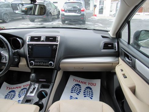 Used 2019 Subaru Outback 2.5i Premium image 19