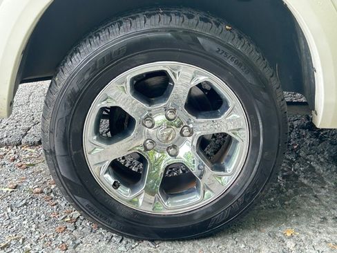 Used 2017 RAM 1500 4x4 Crew Cab Laramie image 31