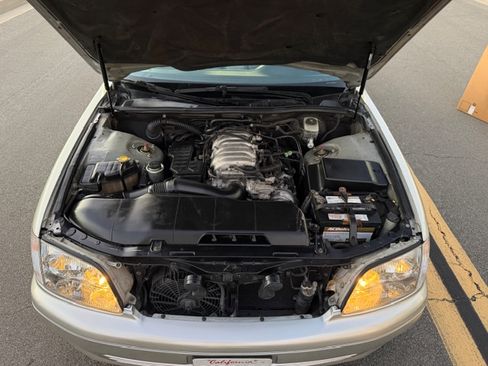 Used 2000 Lexus LS 400 image 16