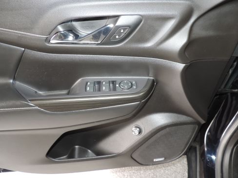 Used 2021 GMC Acadia SLT image 36