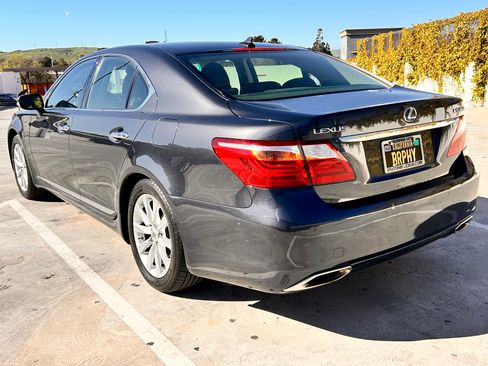 Used 2010 Lexus LS 460 Luxury image 3