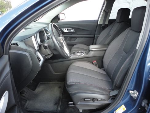 Used 2017 Chevrolet Equinox AWD LT image 12
