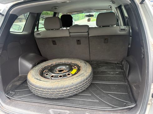 Used 2011 Hyundai Santa Fe GLS image 13
